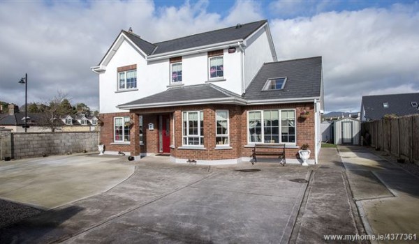 8 Castle Court, Lismore, Waterford